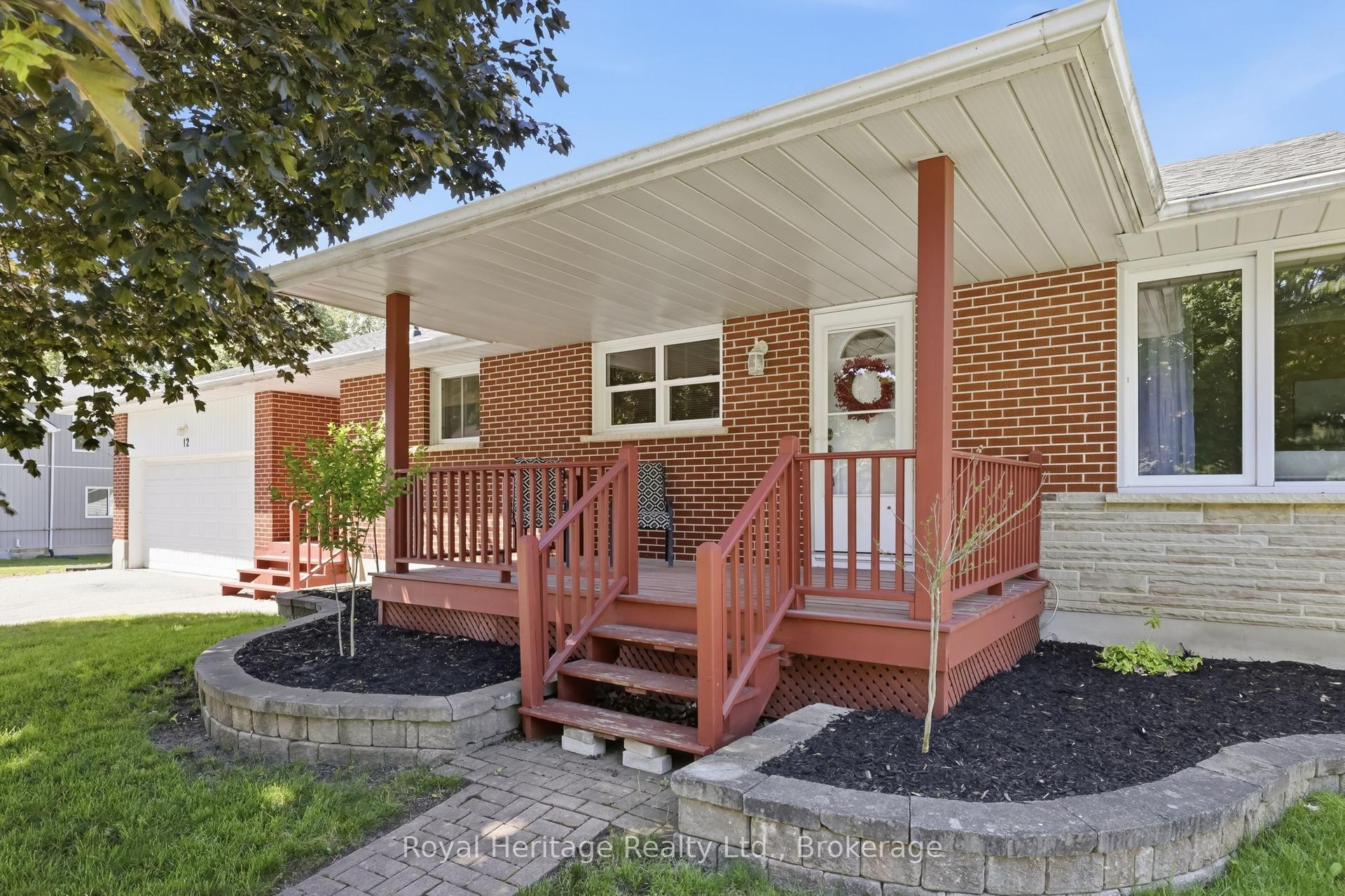 12 Simcoe Street, Whitby — Detached for sale, photo 1