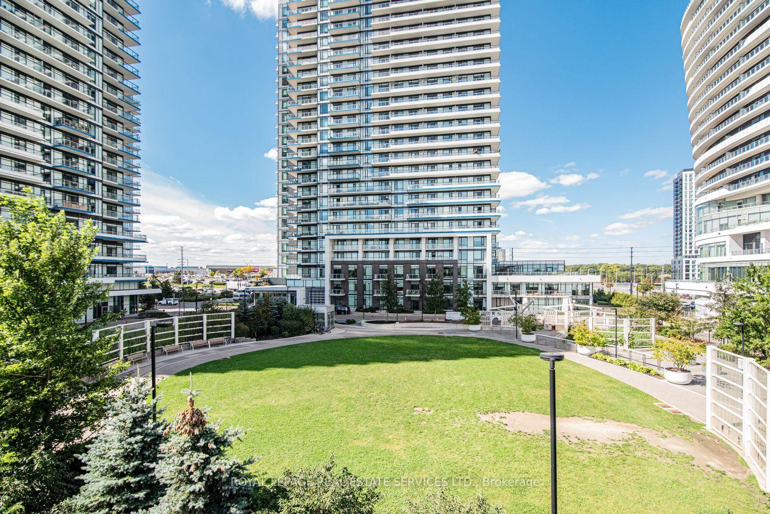 2530 Eglinton Avenue W 117 #117, Mississauga — Condo Town for sale, photo 1