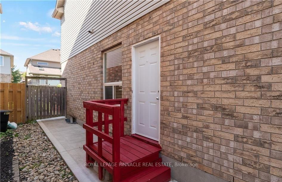 11 Frankfurt Street Lower #Lower, Kitchener — Detached for lease, photo 1