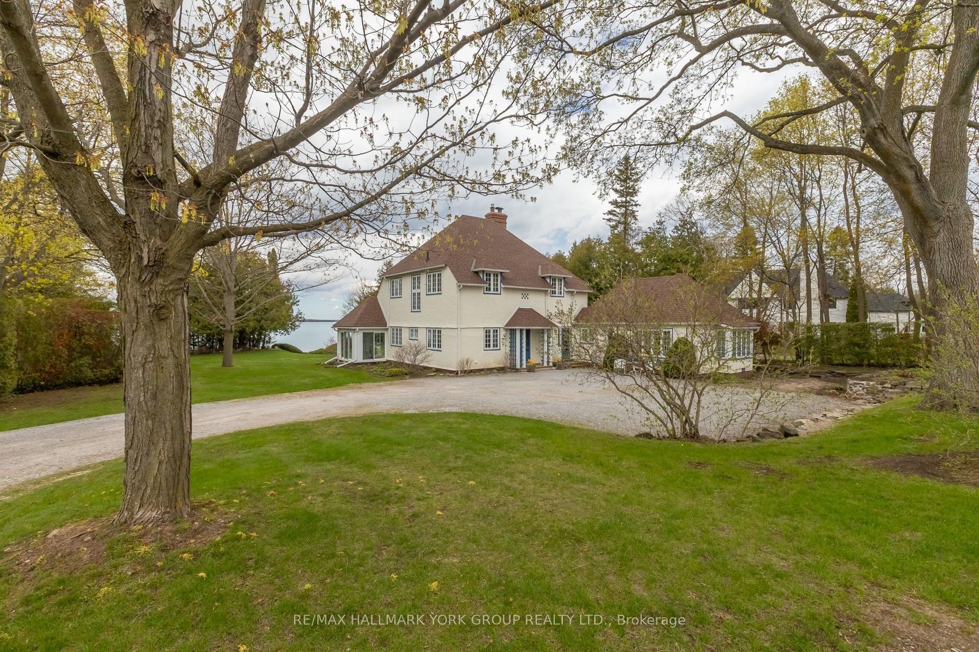 724 Lake Drive N — photo 1