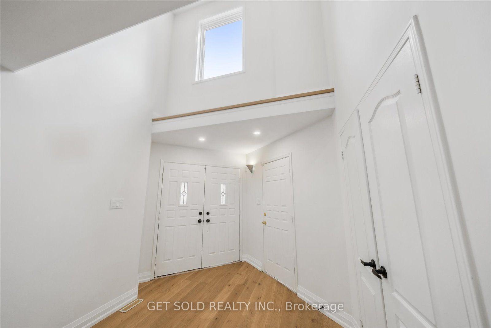 27 Edenbridge Drive — photo 4