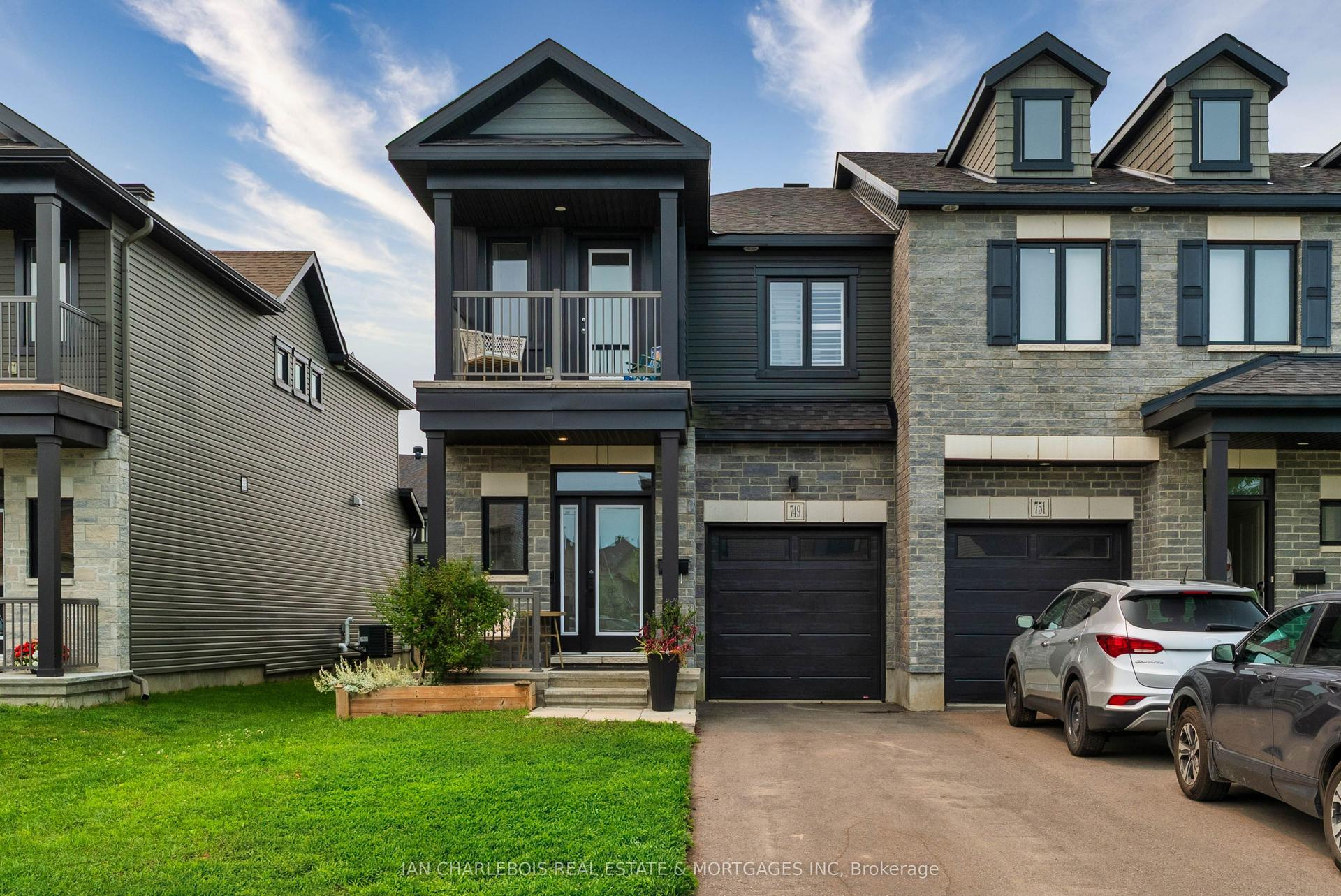 749 Namur Street, Russell — Townhouse for sale, photo 1