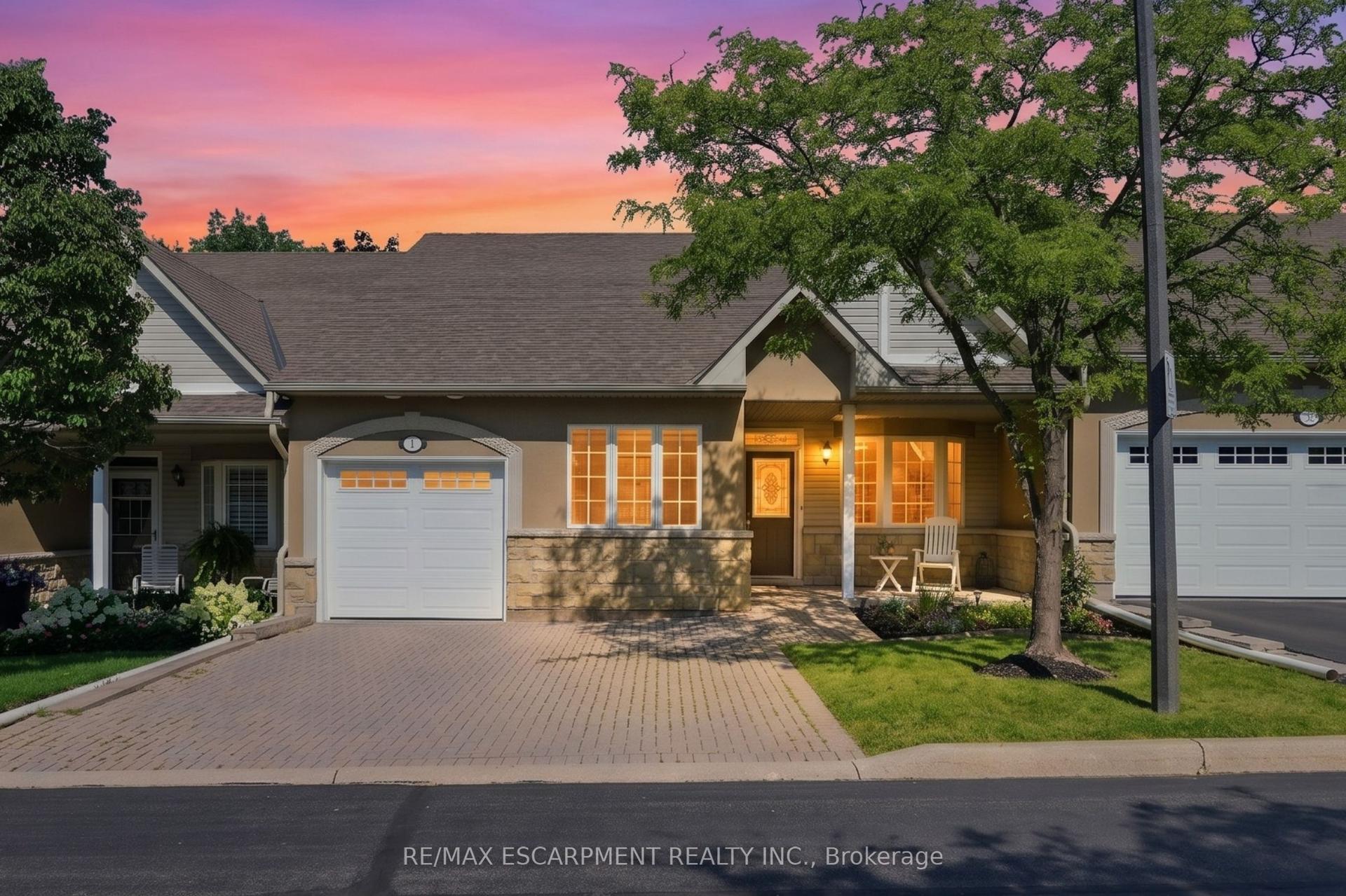 212 Stonehenge Drive 41 #41, Hamilton — Condo Town for sale, photo 1