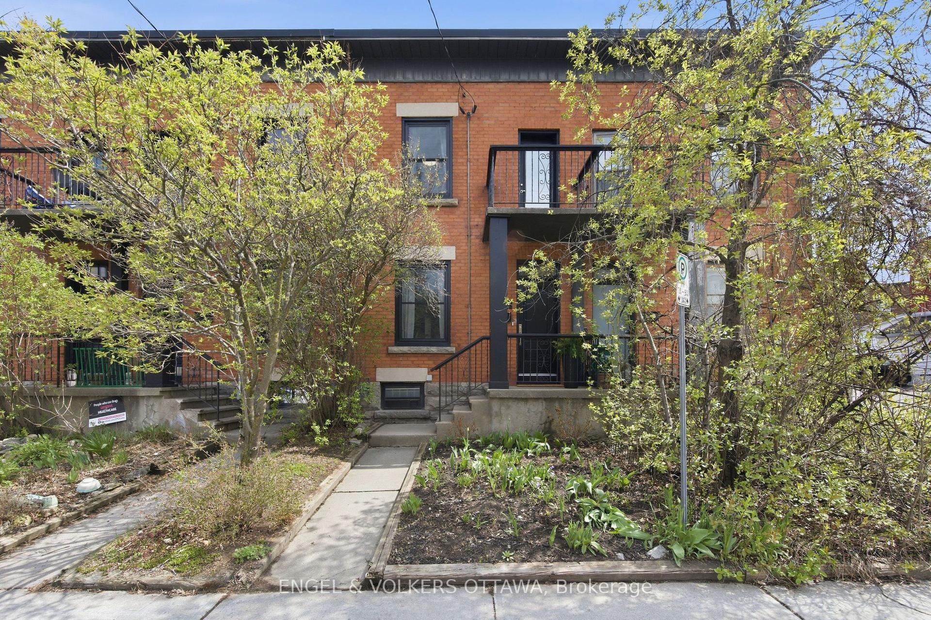 107 Rochester Street — photo 1