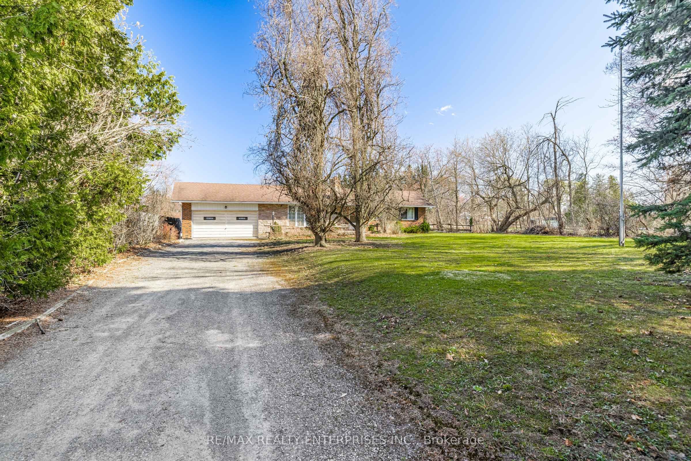 2739 Embleton Road — photo 1