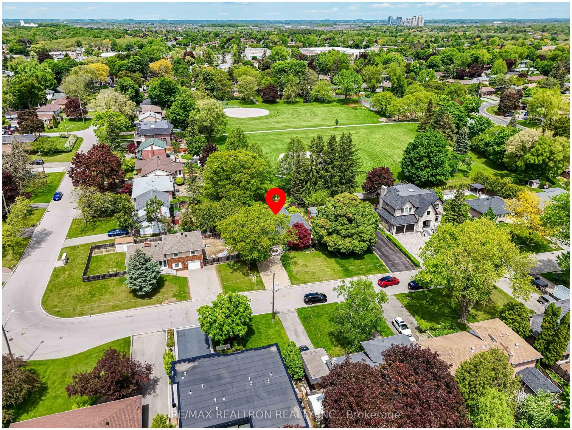 15 Lincoln Green Drive — photo 1