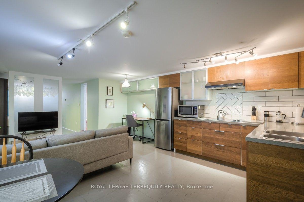 26A Scarlett Road BSMT #BSMT, Toronto — Multiplex for lease, photo 1