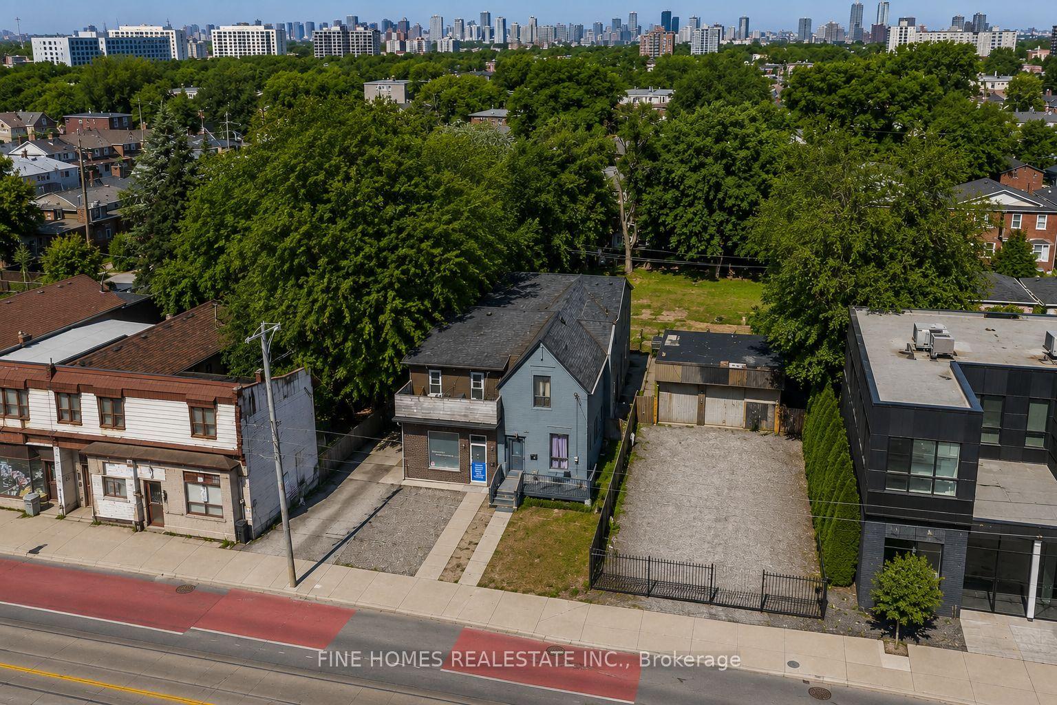 318 Dufferin Street, Toronto — Semi-Detached for sale, photo 1