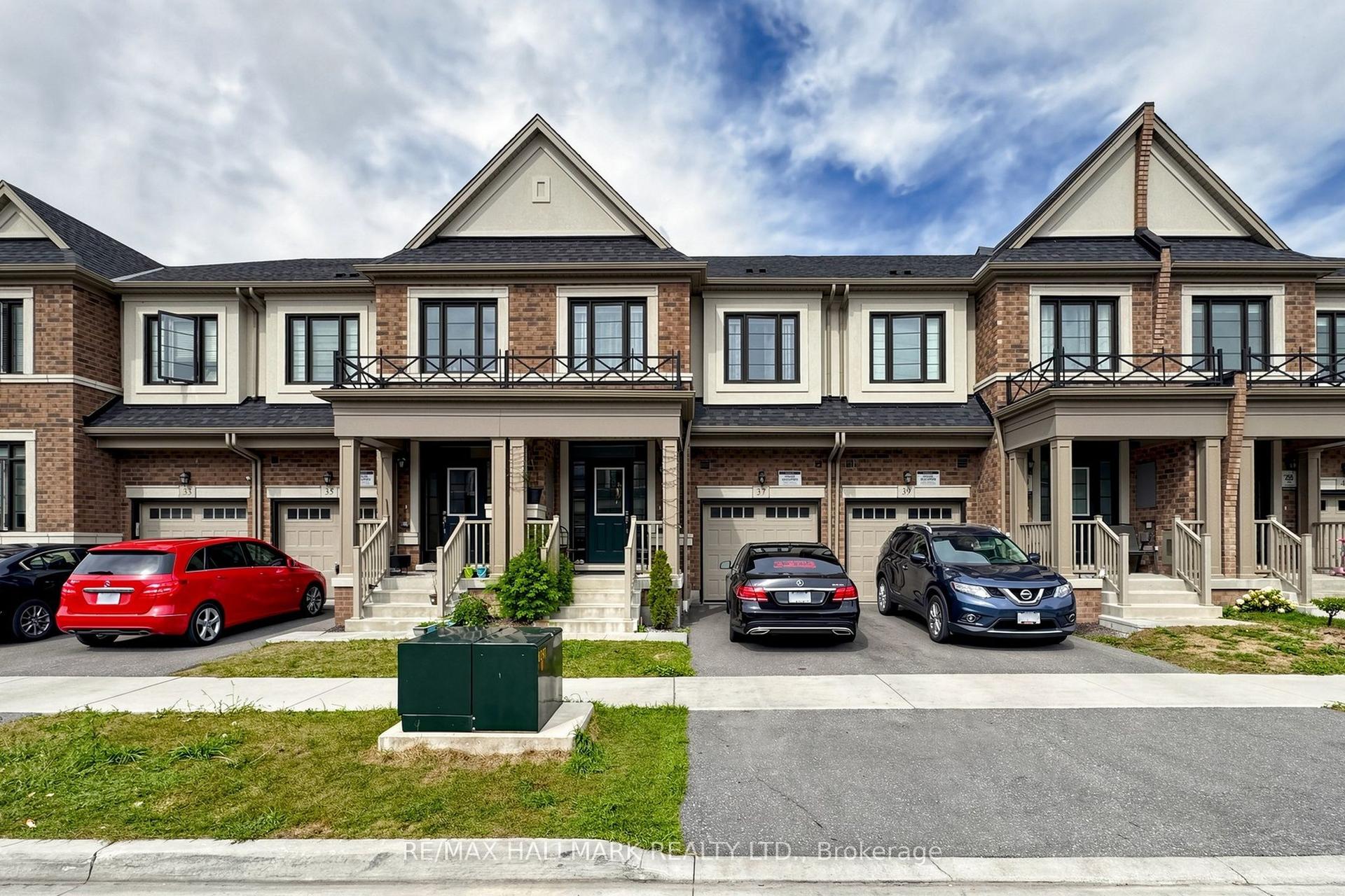 37 Velvet Drive, Whitby — Townhouse for sale, photo 1