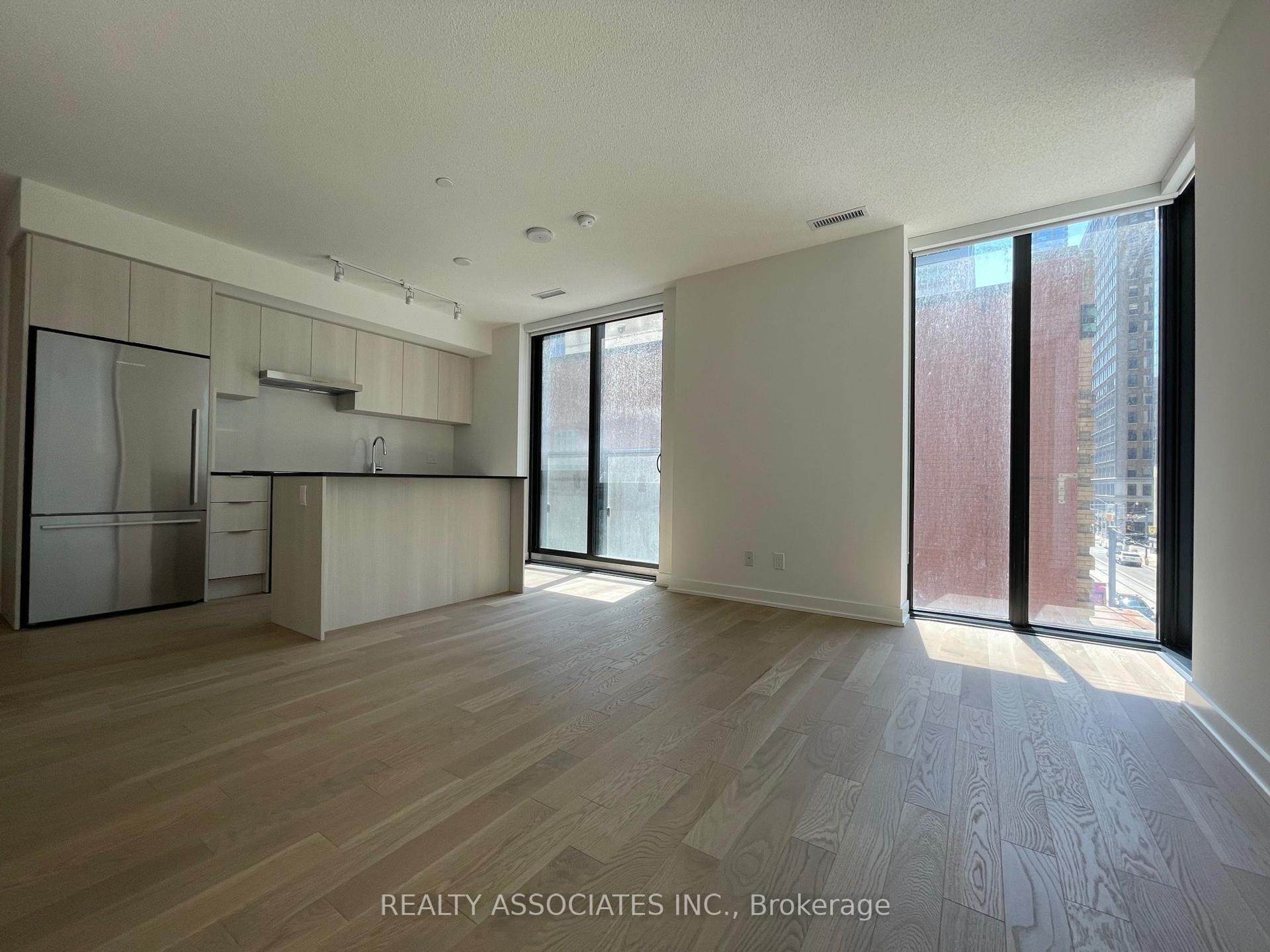 25 Richmond Street 213 #213, Toronto — Condo for lease, photo 1