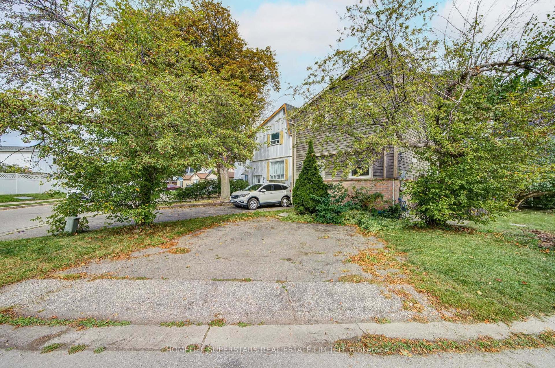 50 Hoskins Square, Brampton — Detached for sale, photo 1