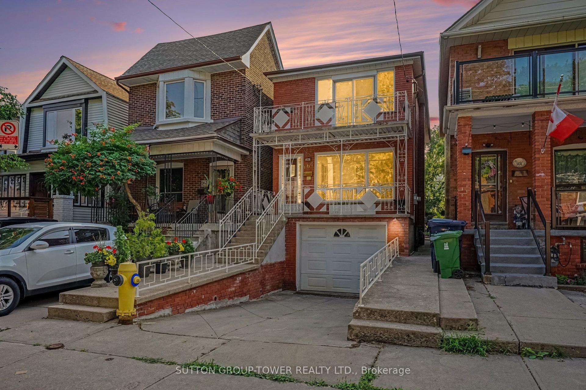 164 Robina Avenue W, Toronto — Detached for sale, photo 1