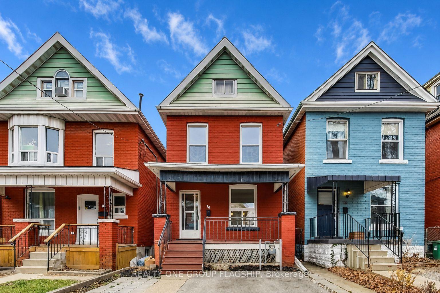 16 Huntley Street, Hamilton — Detached for lease, photo 1
