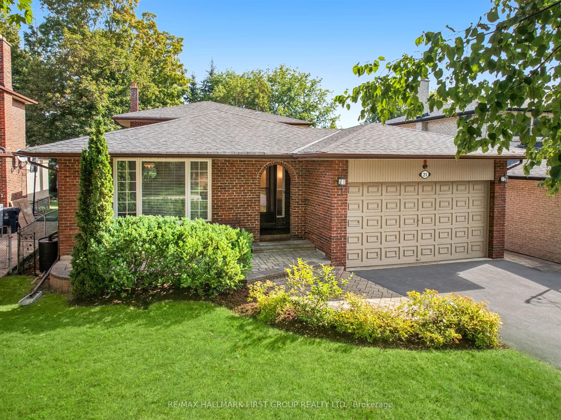 21 Ivan Road, Toronto — Detached for sale, photo 1