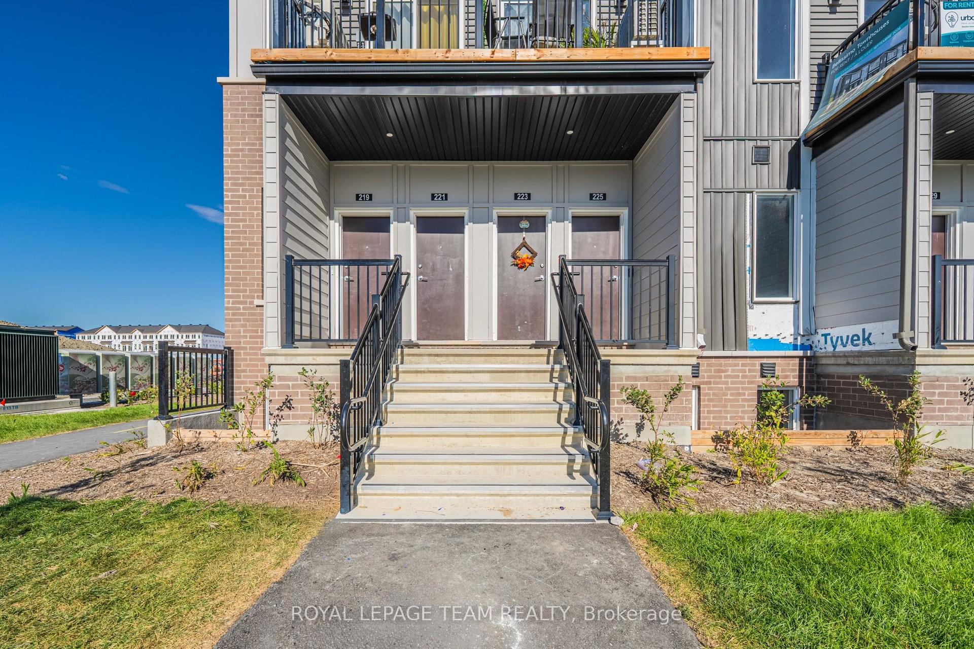 805 Utopie Private, Orleans - Convent Glen and Area — Townhouse for lease, photo 1