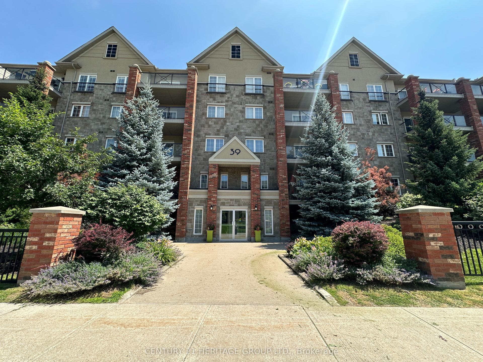 39 Ferndale Drive S 203 #203, Barrie — Condo for lease, photo 1