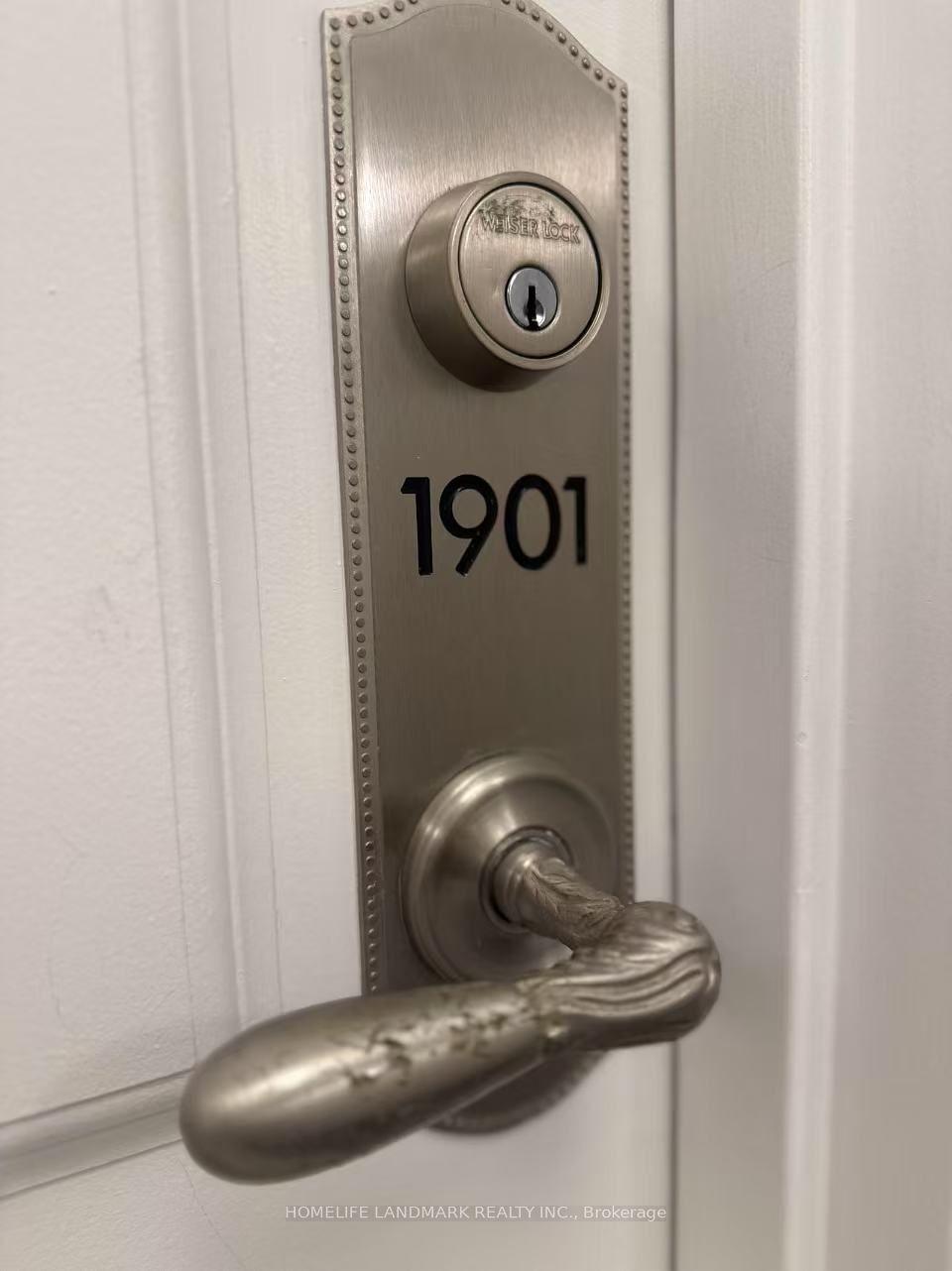 15 Greenview Avenue 1901 #1901 — photo 1
