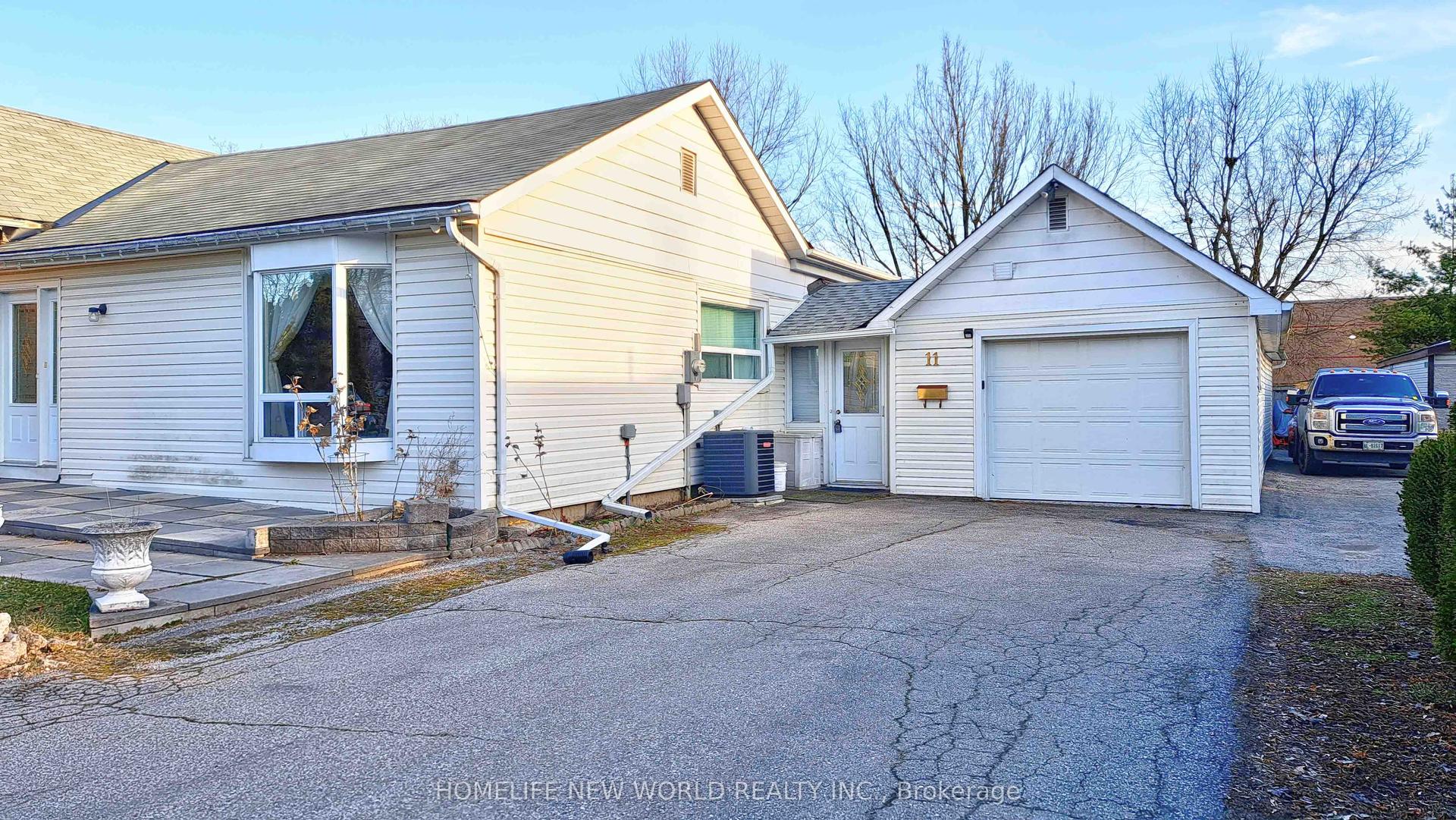11 Riverglen Drive, Georgina — Detached for lease, photo 1