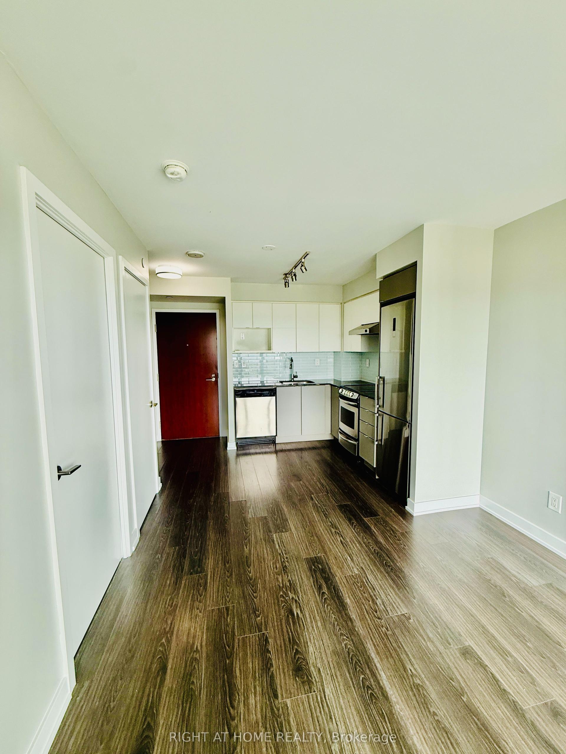 160 Flemington Road 1215 #1215 — photo 1