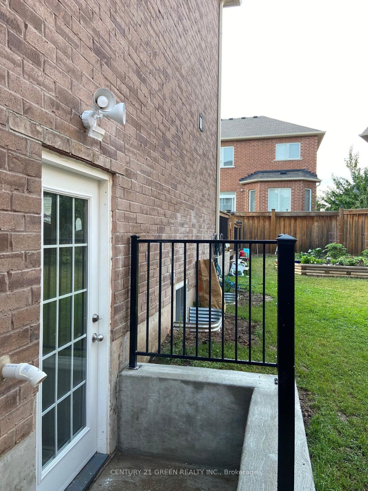 179 Huddlestone Crescent Basement #Basement, Milton — Detached for lease, photo 1