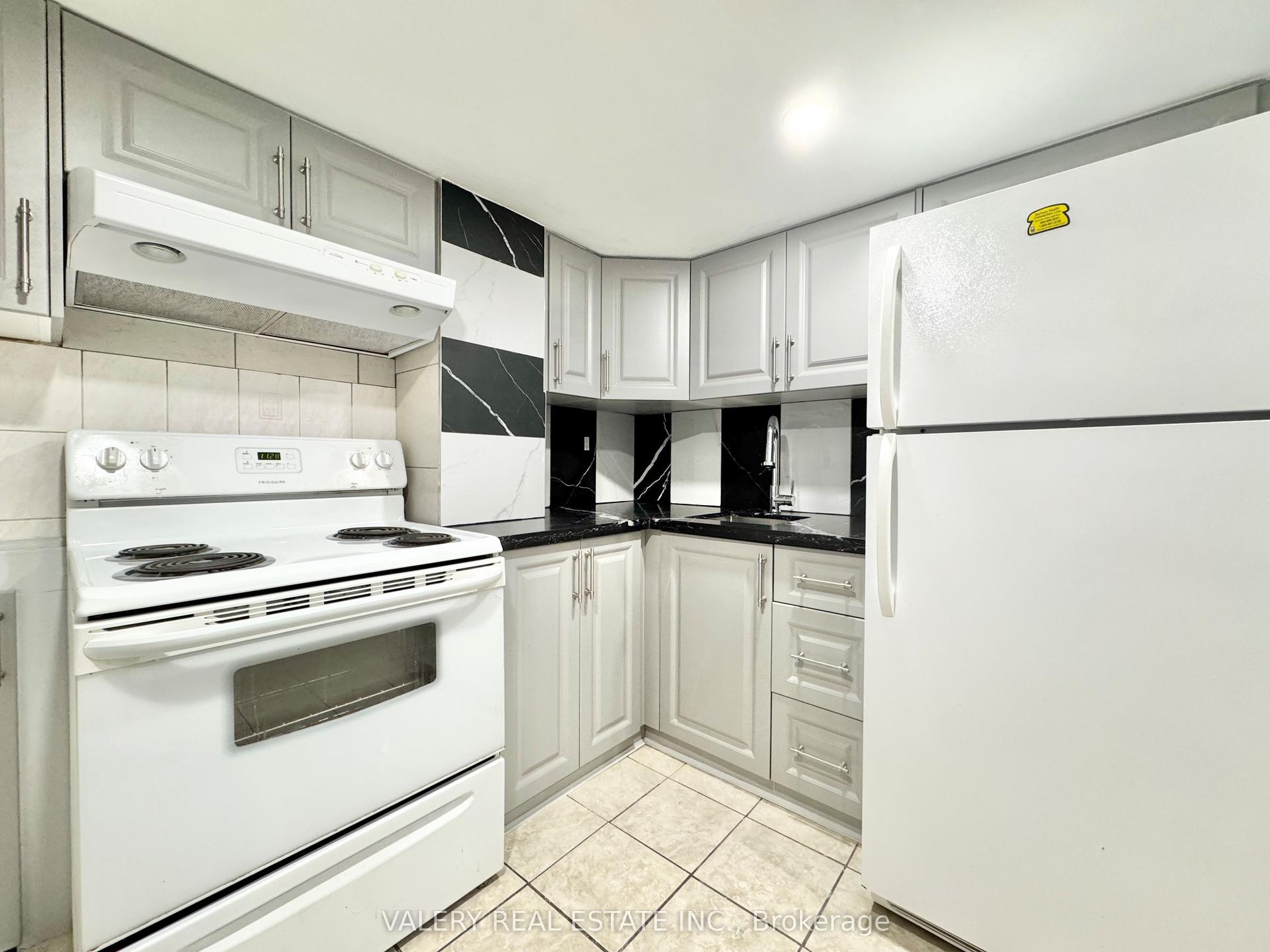 94 Reed Drive 2 #2, Ajax — Multiplex for lease, photo 1