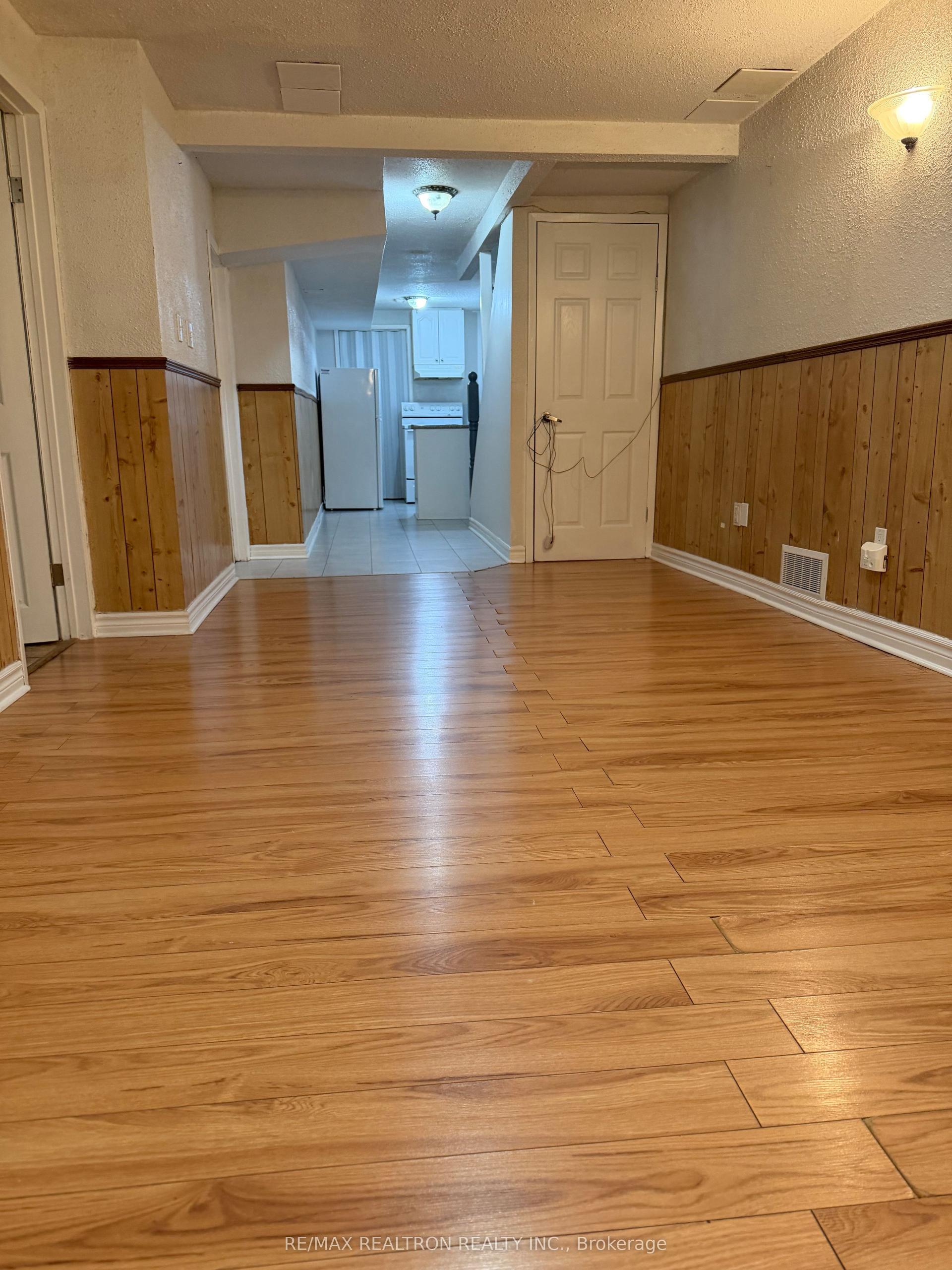33 Rainbow Ridge Avenue, Toronto — Townhouse for lease, photo 1