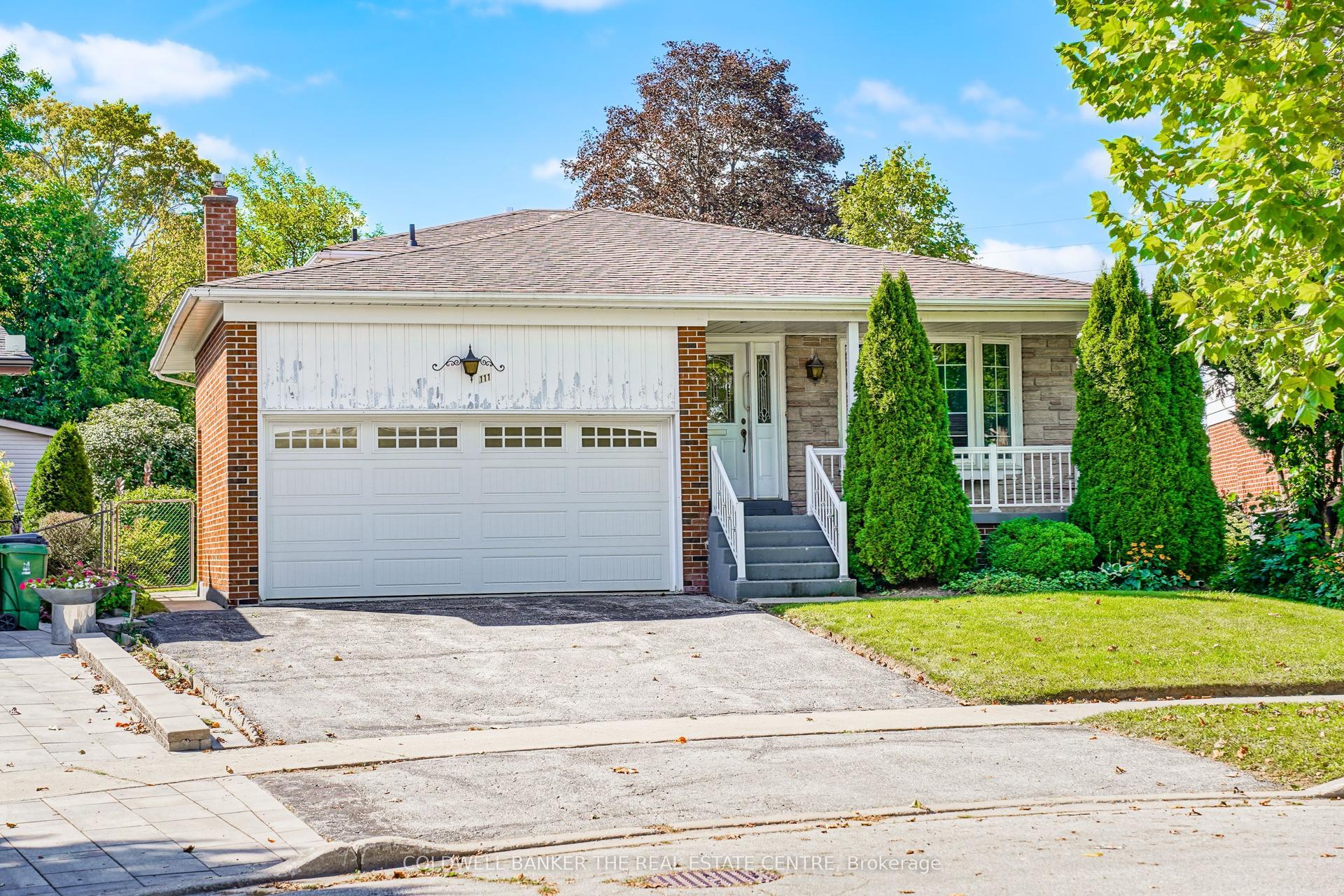 111 Briarscross Boulevard, Toronto — Detached for sale, photo 1