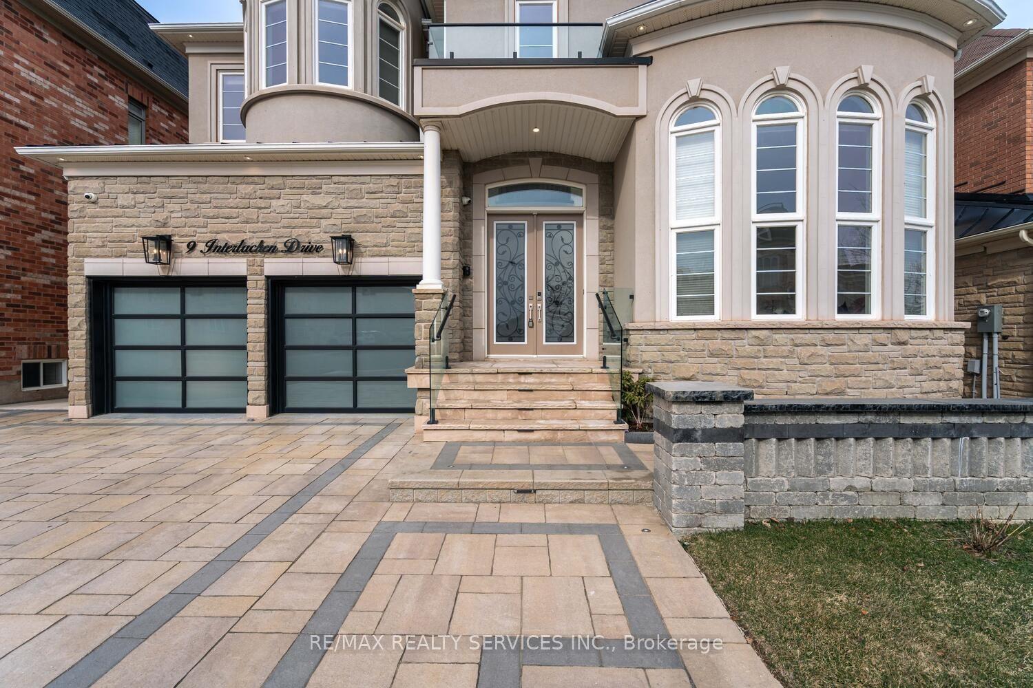 9 Interlacken Drive — photo 1