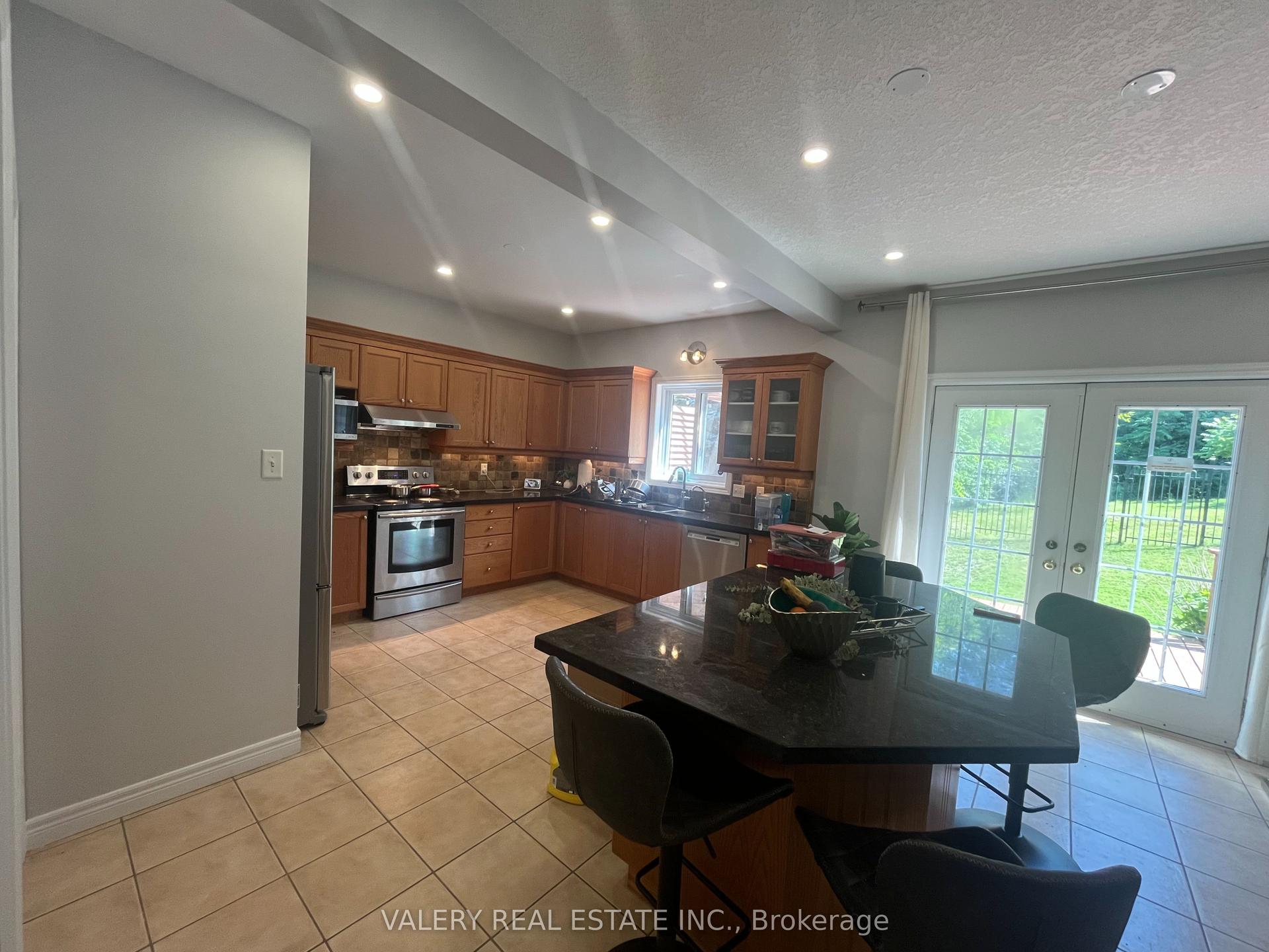 70 Doonmills Drive, Kitchener — Detached for lease, photo 1