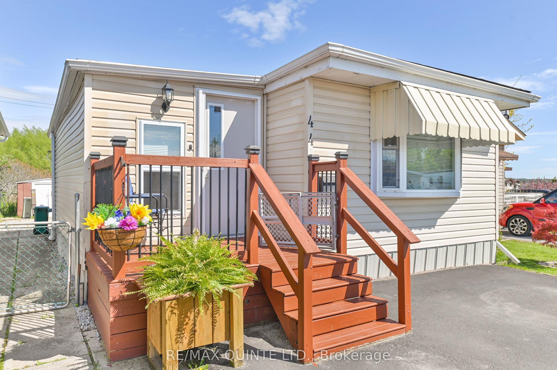 311 Dundas Street 44 #44 — photo 1