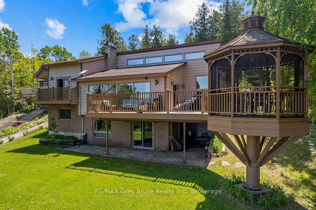 121 Ivy Drive — photo 1