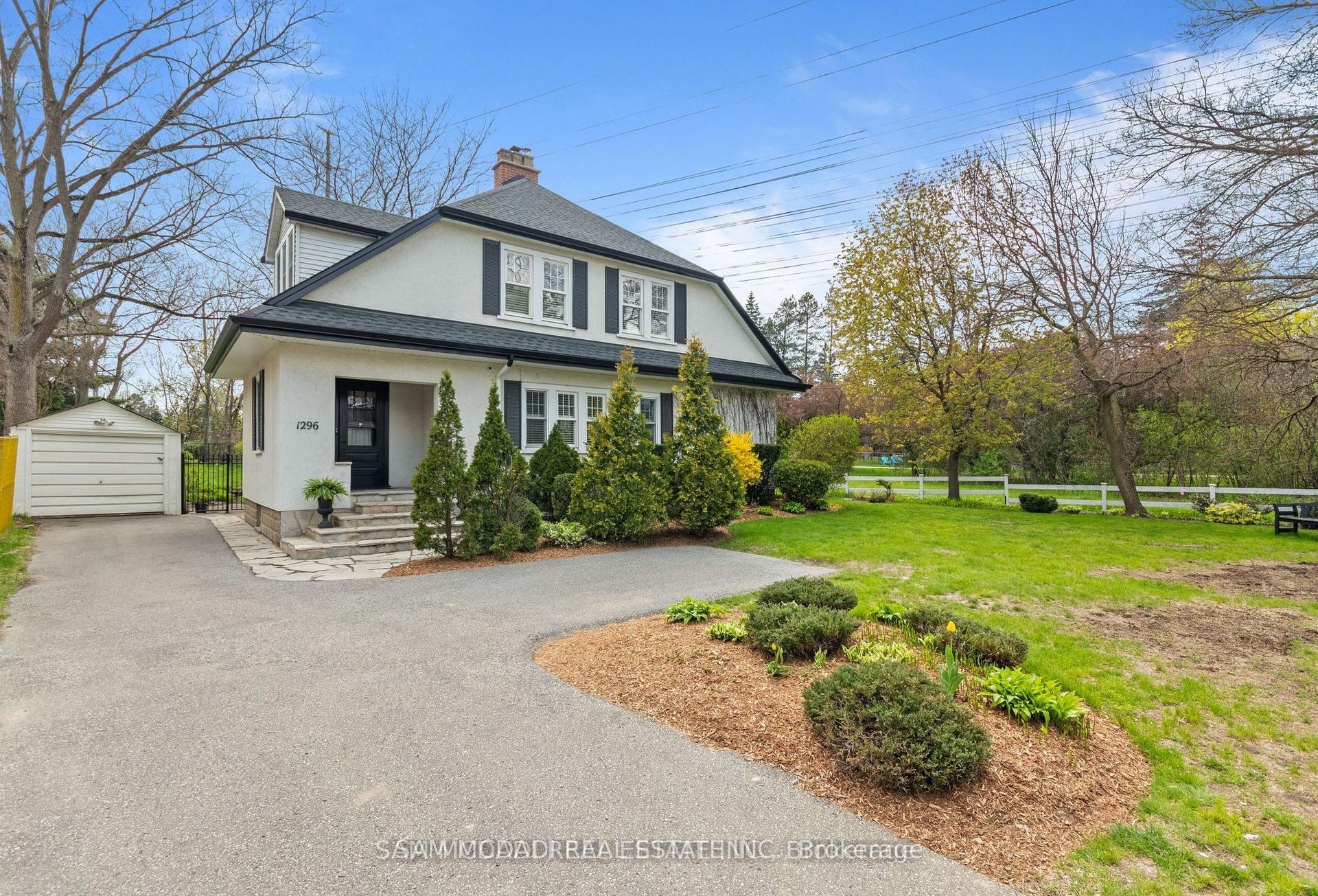 1296 Clarkson Road N — photo 1