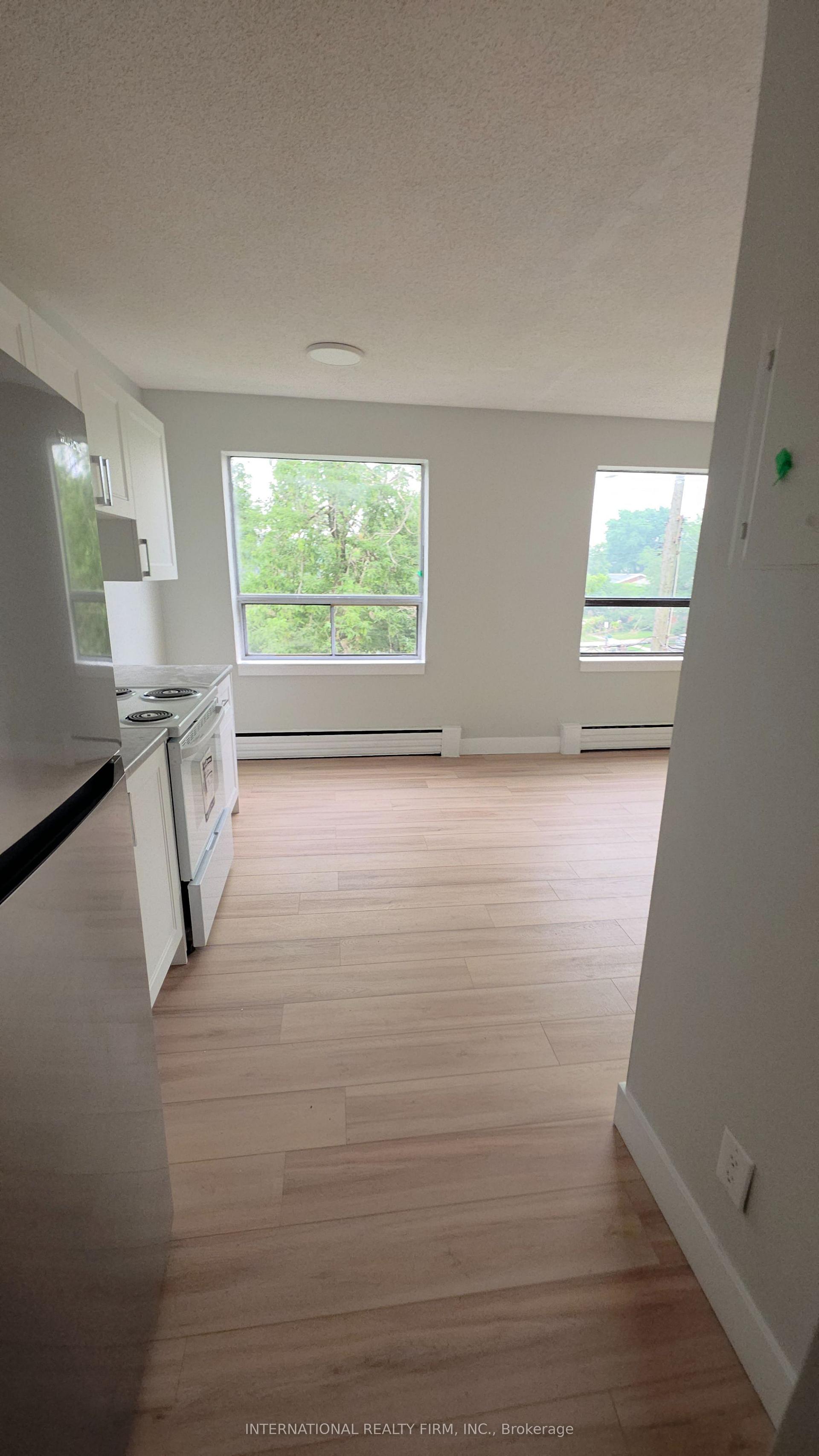 295 Melvin Avenue 301 #301, Hamilton — Multiplex for lease, photo 1