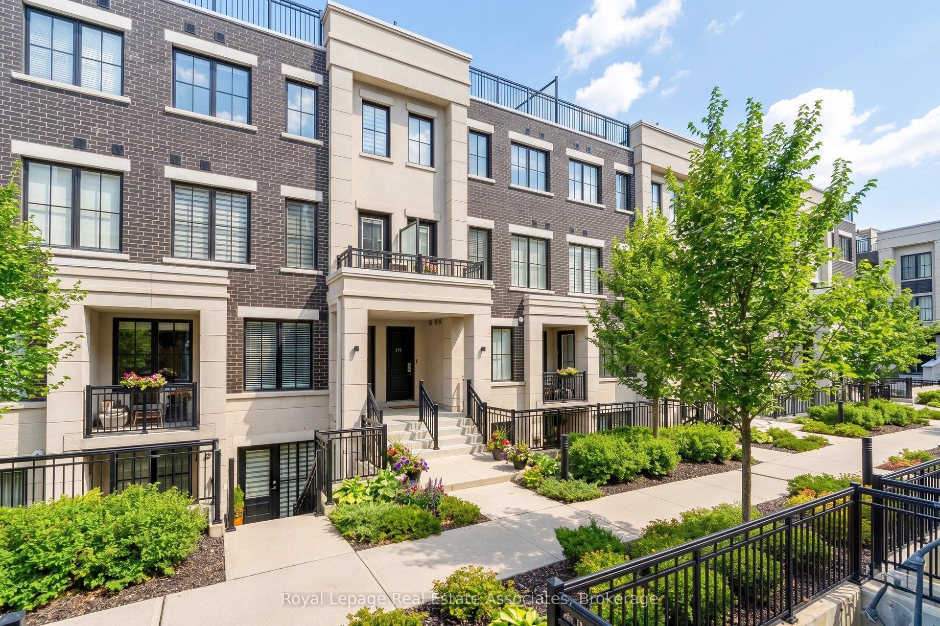 657 Cricklewood Drive 511 #511, Mississauga — Condo Town for sale, photo 1