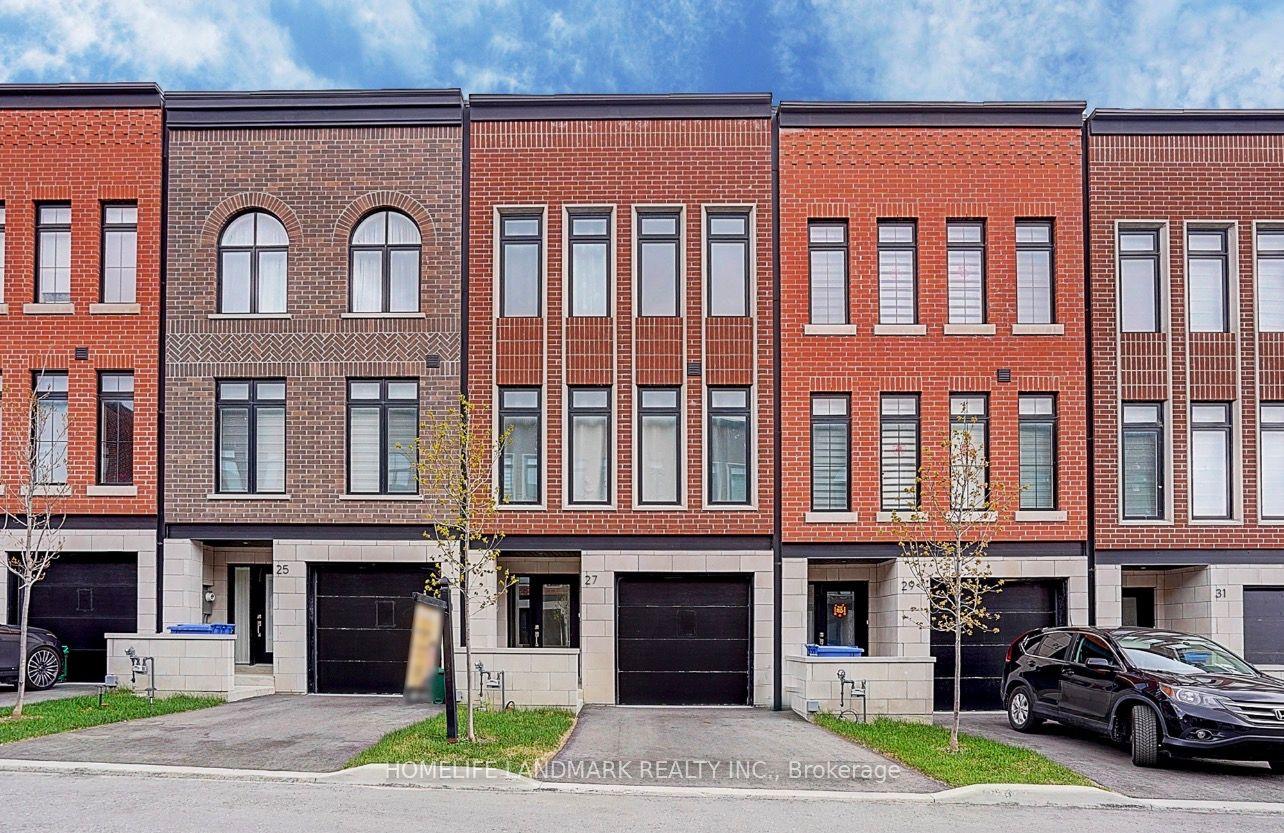 27 Chestnut Court, Aurora — Townhouse for sale, photo 1