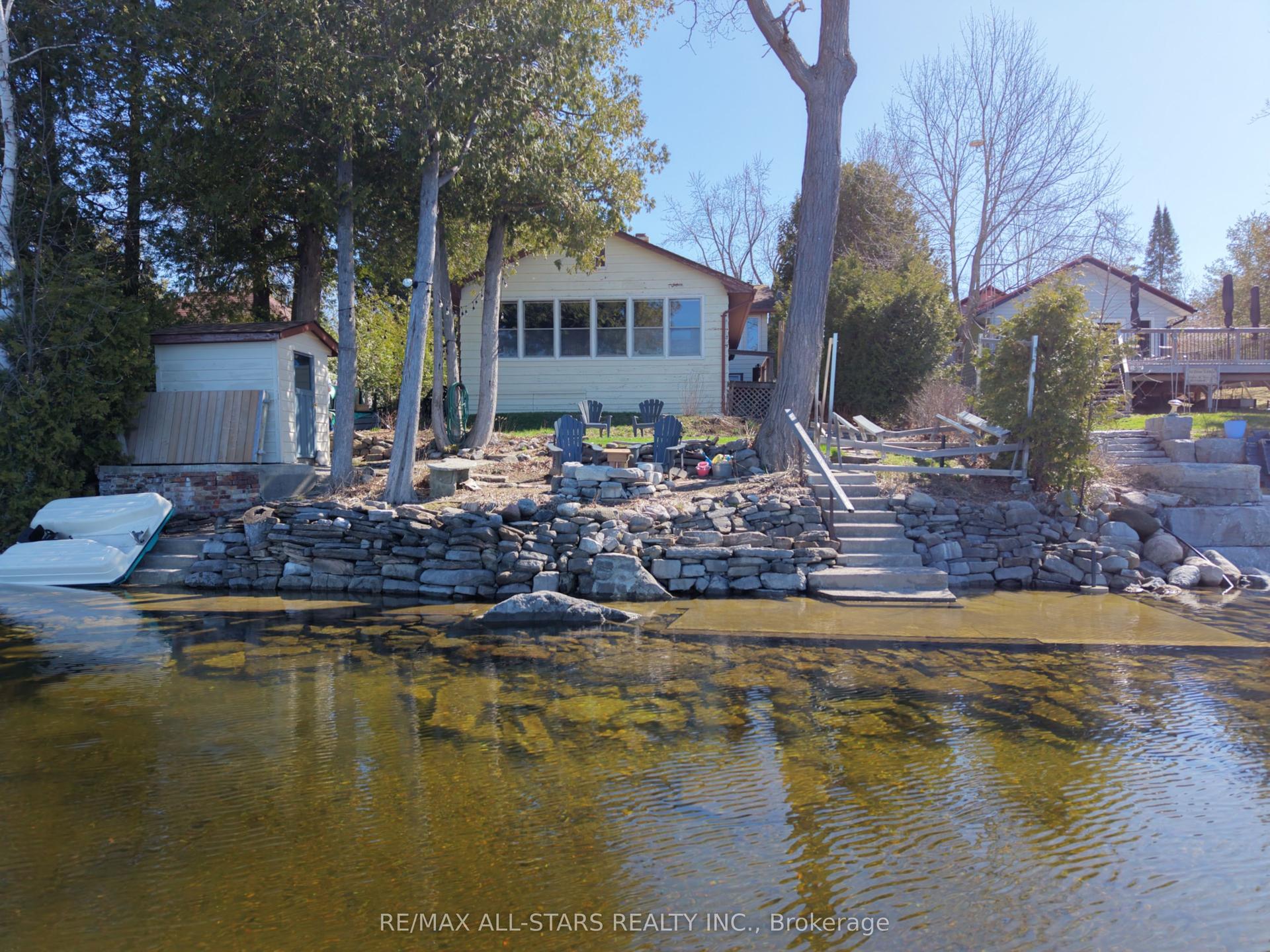 393 Hillside Drive — photo 1
