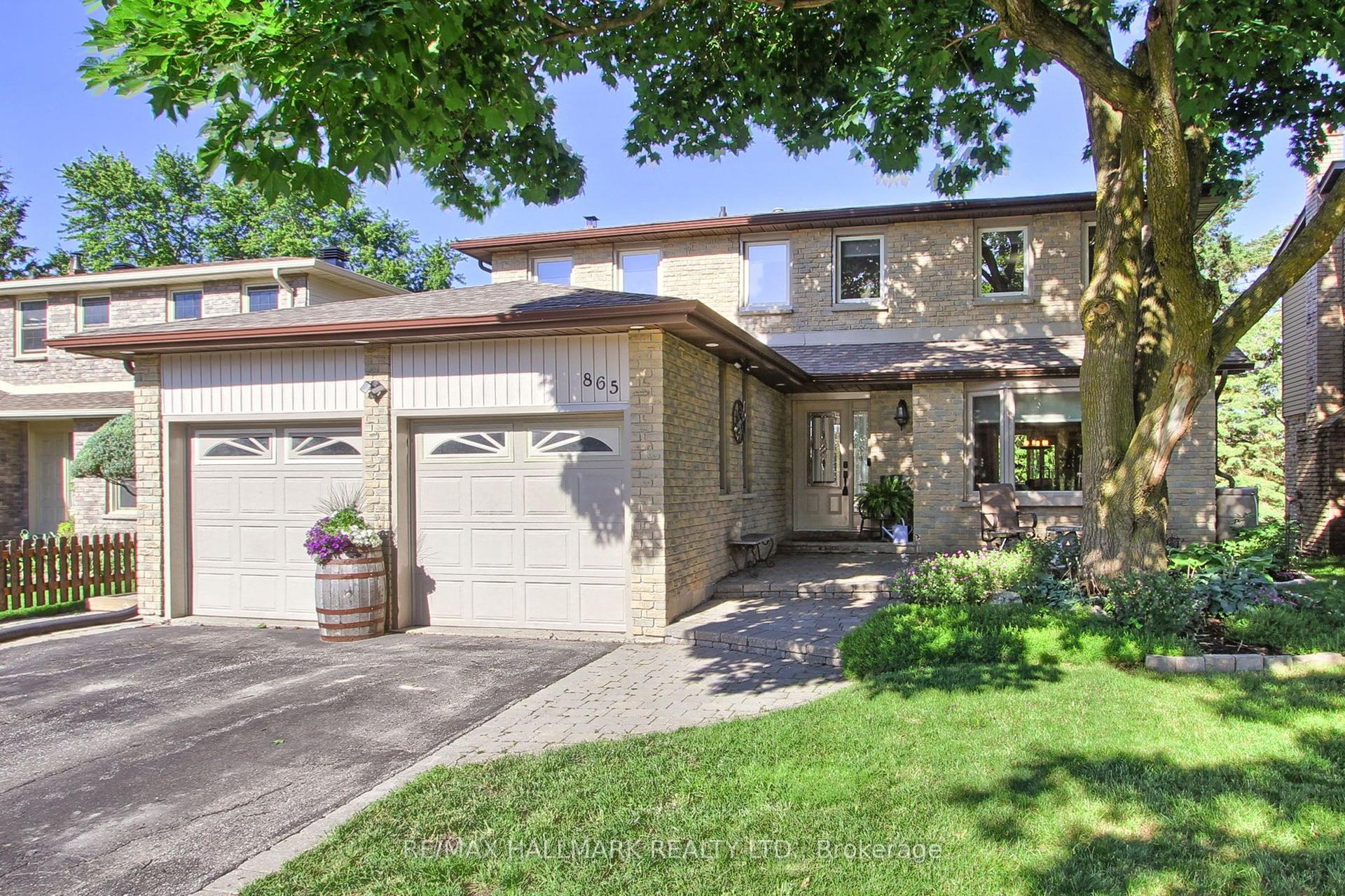 865 Arnold Crescent — photo 1