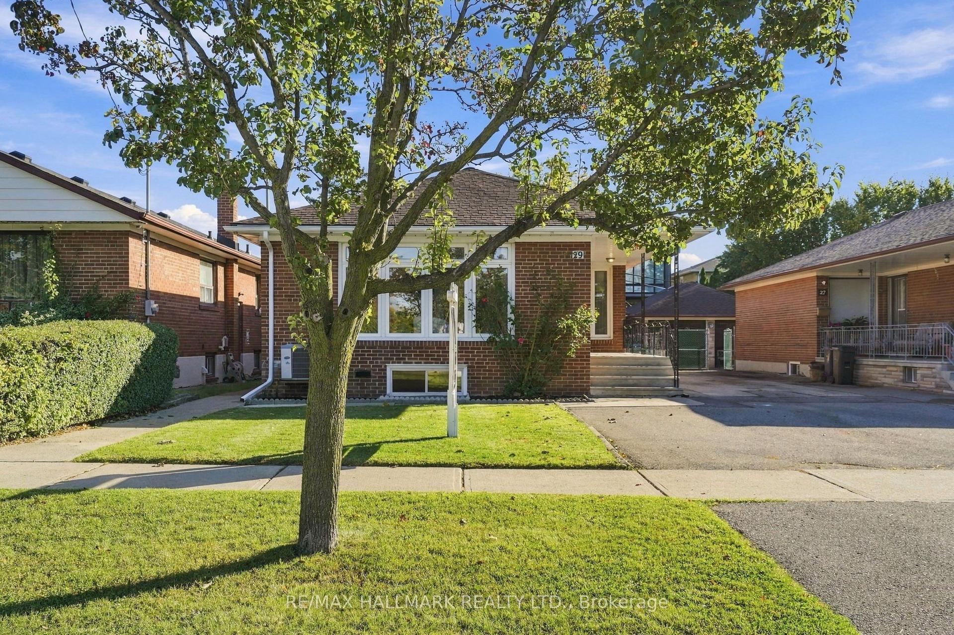 29 Willowbrook Road, Toronto — Detached for sale, photo 1