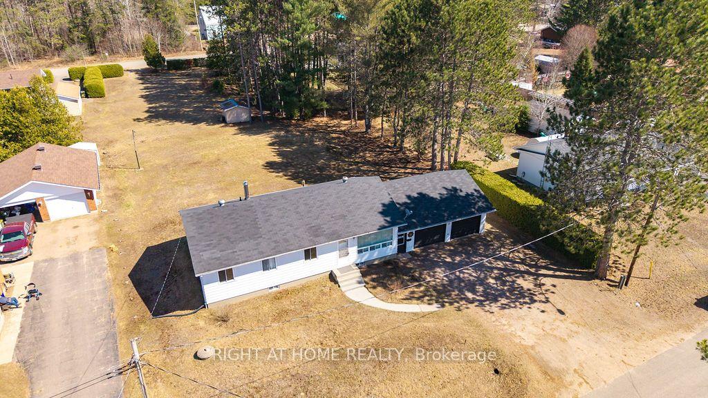 28 Jackpine Street — photo 1
