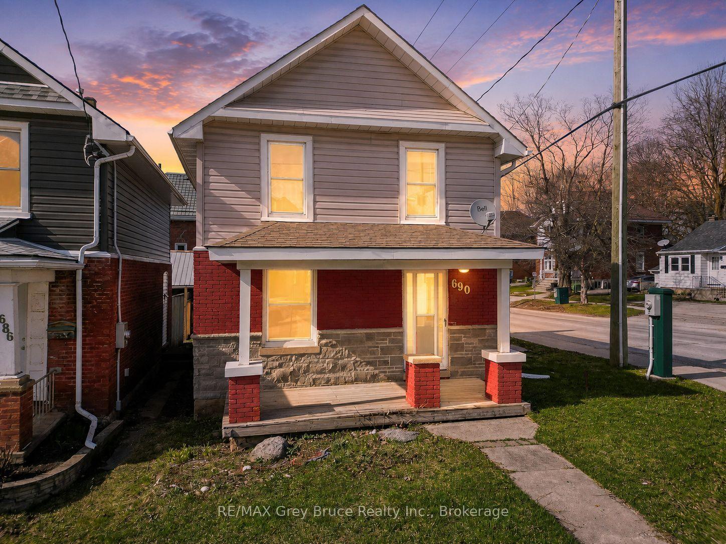690 8th Street E, Owen Sound — Detached for sale, photo 1