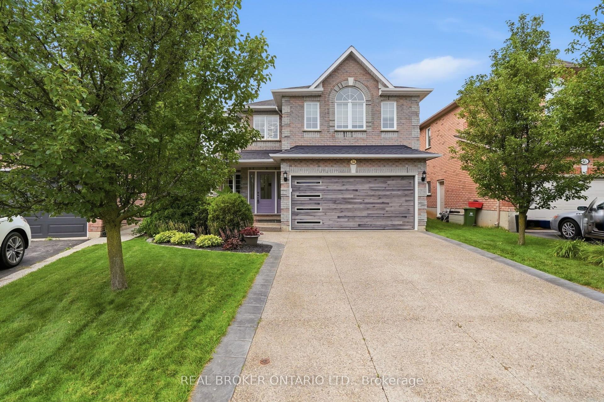 34 Keewaydin Street, Hamilton — Detached for sale, photo 1