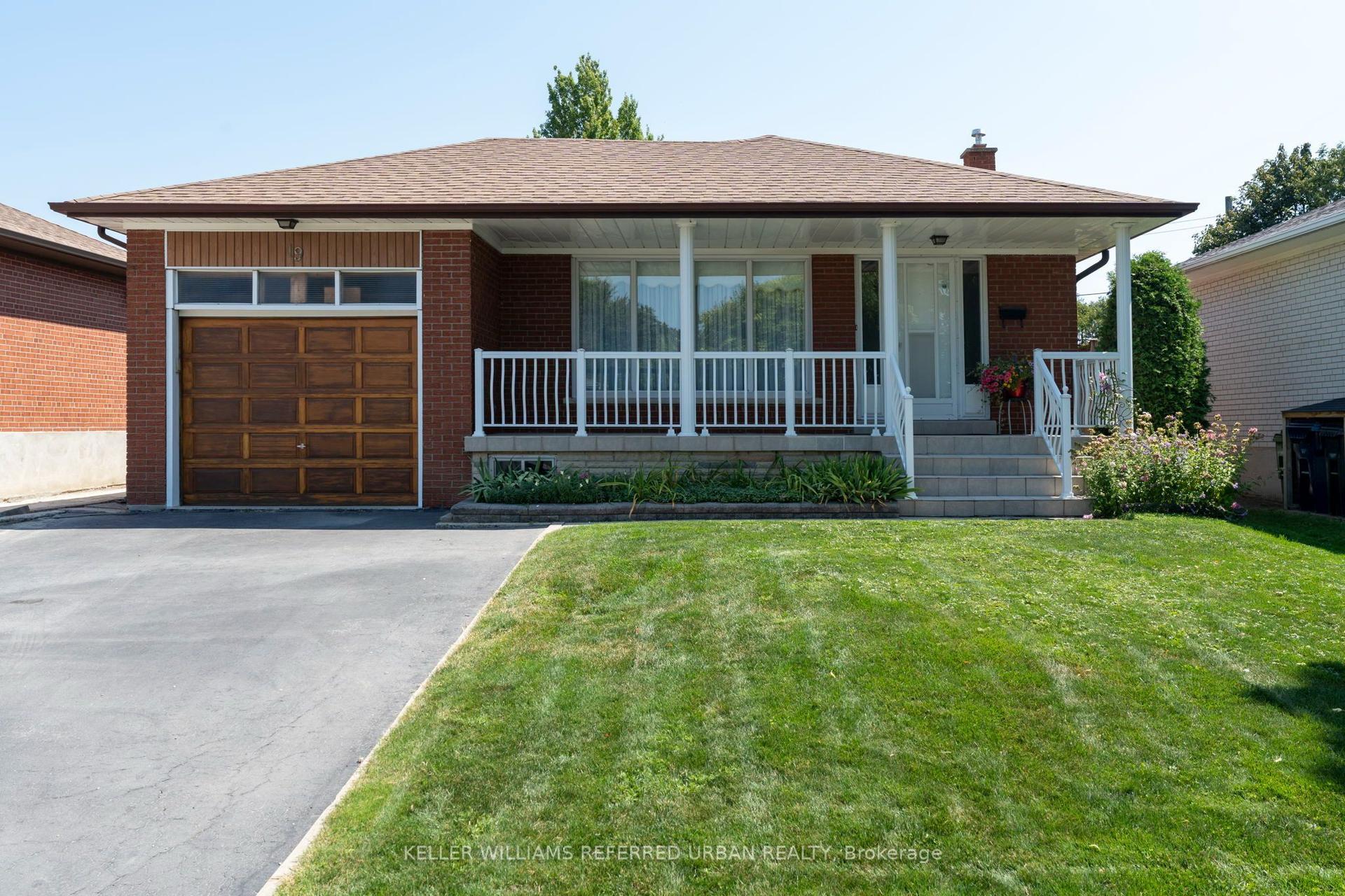 19 Groverdale Road, Toronto — Detached for sale, photo 1