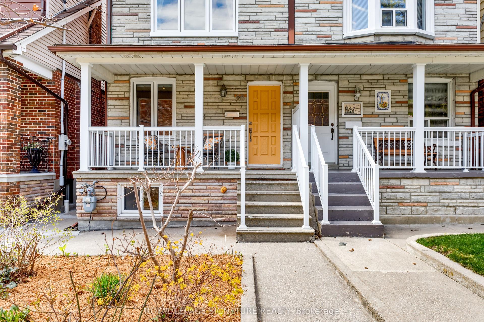 38 Wiltshire Avenue — photo 1