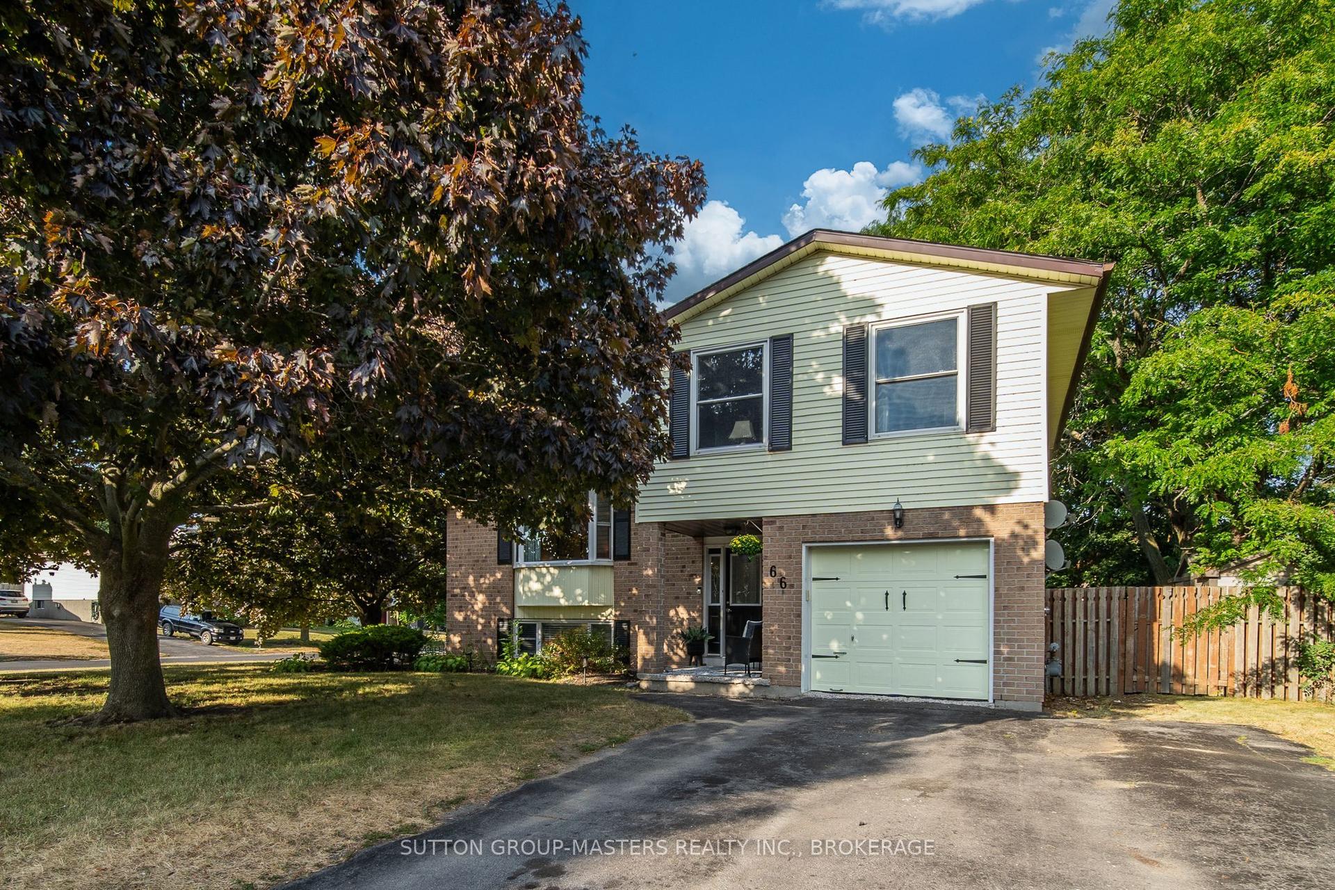 66 Nicholson Crescent — photo 1
