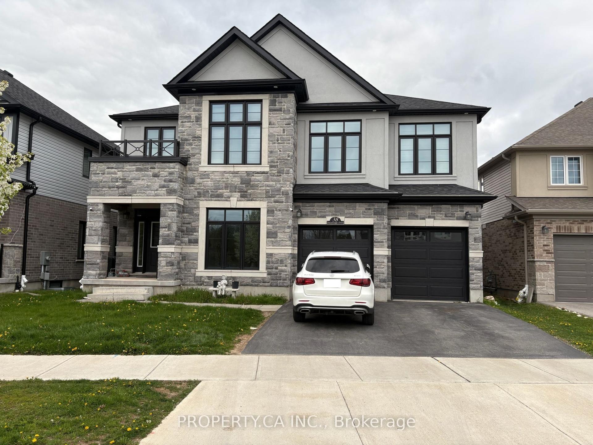 38 Falconridge Drive Lower #Lower — photo 1