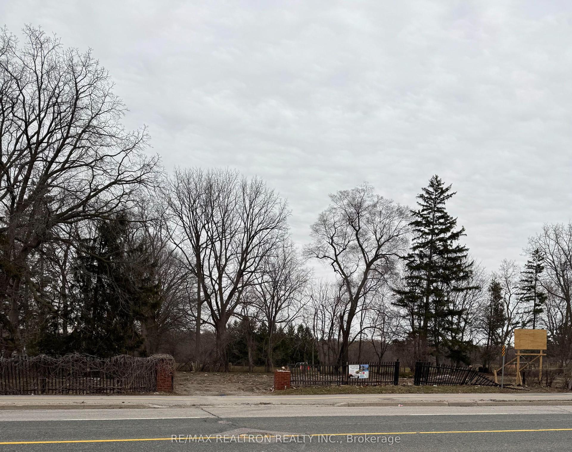 291 Thornton Road N — photo 1