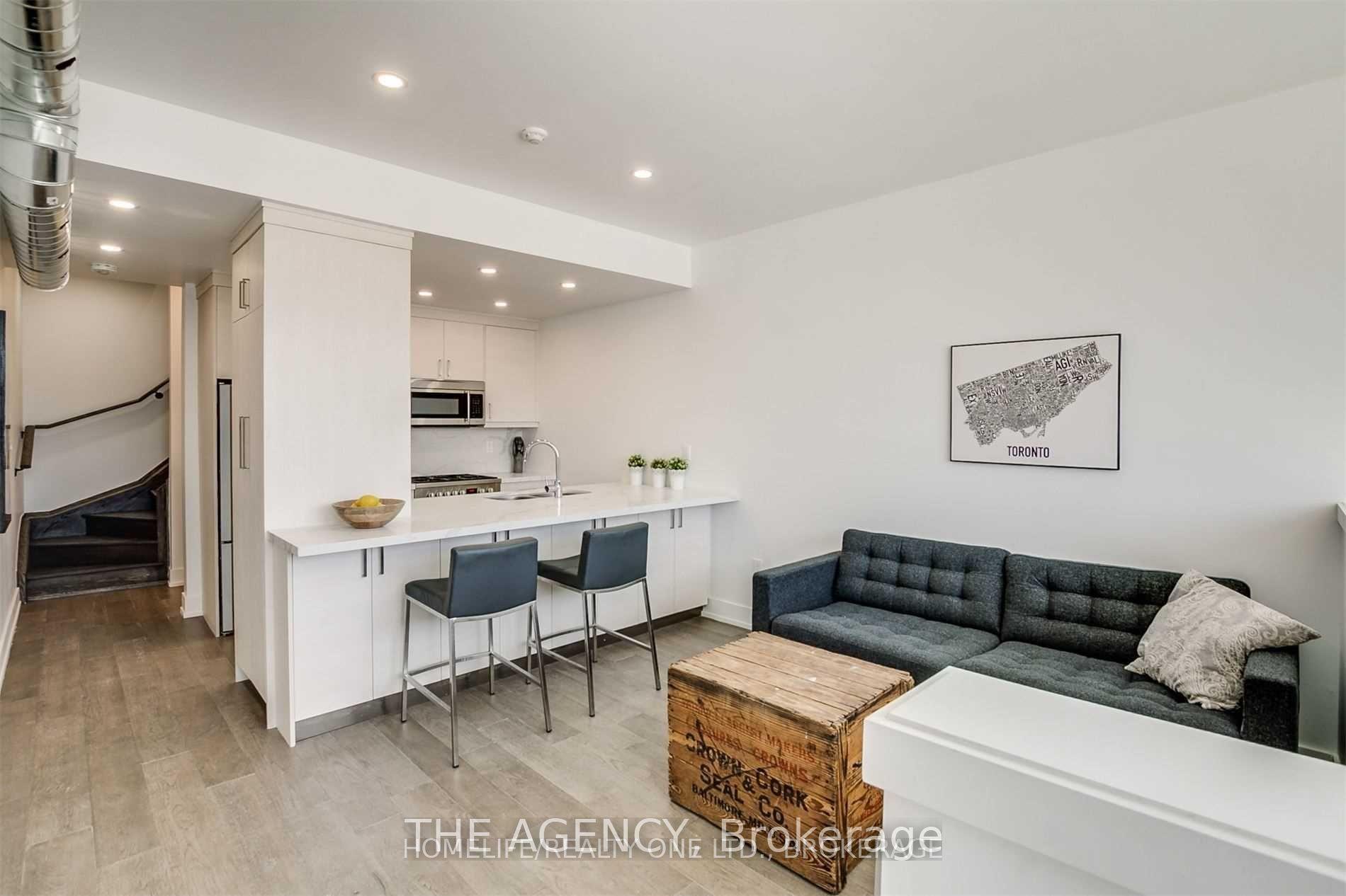 303 Gilmour Avenue — photo 1