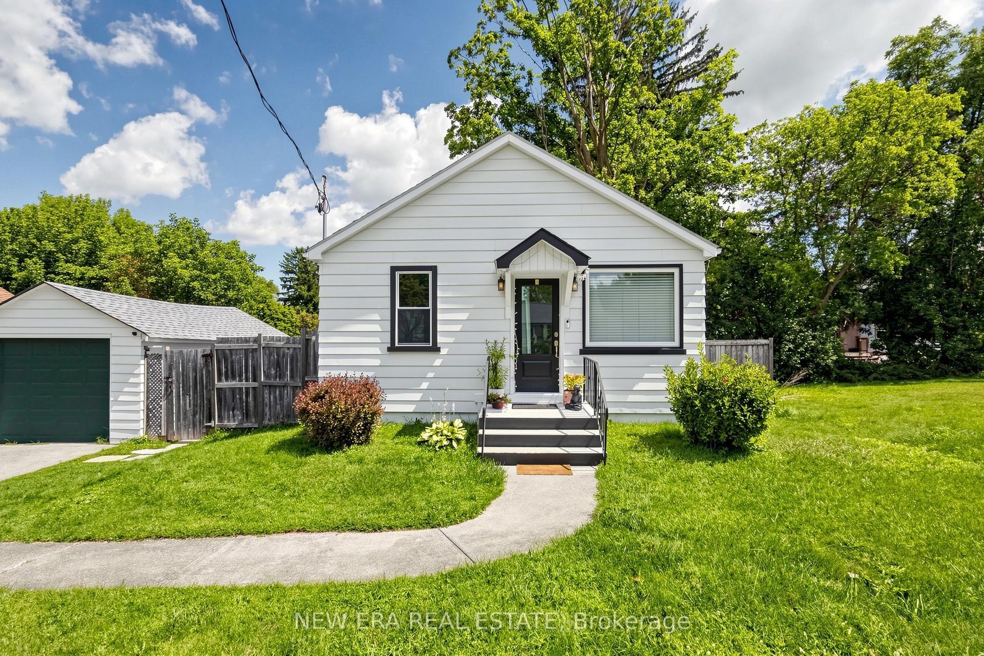 247 Muriel Street, Newmarket — Detached for sale, photo 1