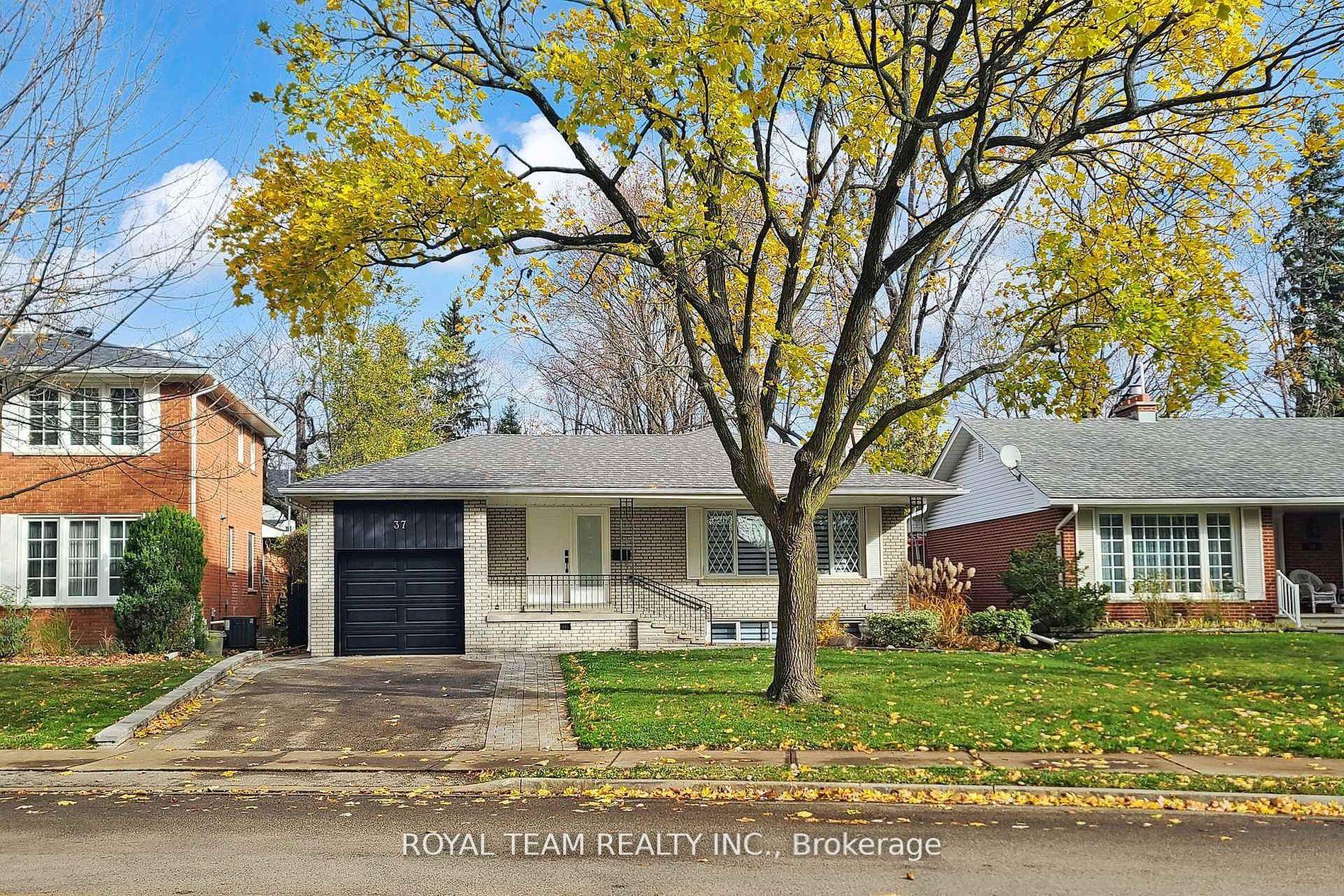 37 Markland Drive — photo 1