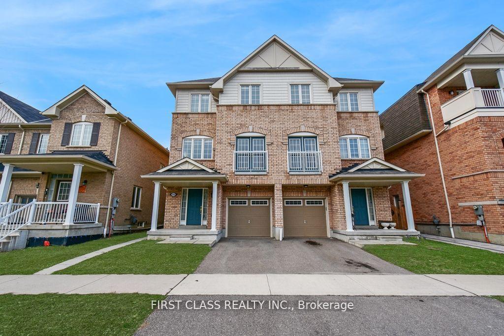 1542 Bruny Avenue Upper #Upper — photo 1